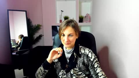 Aurora online show from December 18, 2024, 7:30 pm