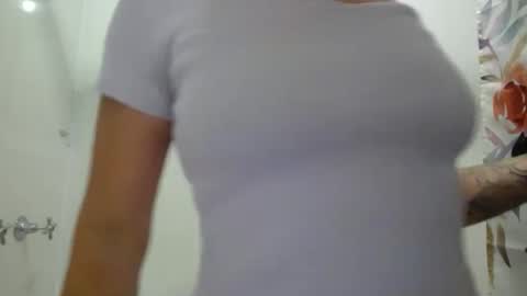 Snapshot of aussielovingxxx chatting on December 13, 2024, 11:02 am Milf4u online show from December 13, 2024, 11:02 am