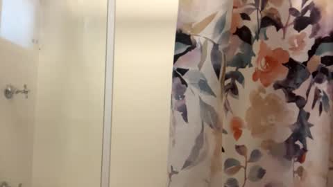 Milf4u online show from February 3, 2026, 7:02 am