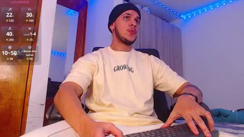 Snapshot of austin_curry chatting on February 25, 2025, 3:31 am A online show from February 25, 2025, 3:31 am