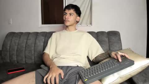 Snapshot of austin_falcon chatting on December 28, 2024, 9:08 pm Austin online show from December 28, 2024, 9:08 pm