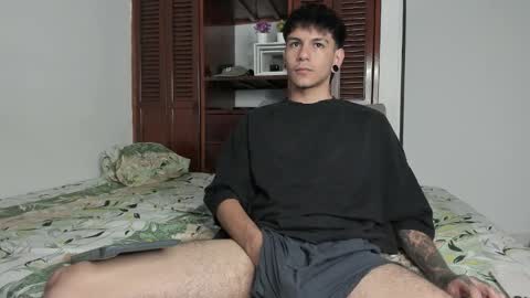 Snapshot of austin_falcon chatting on October 29, 2025, 1:35 pm Austin online show from October 29, 2025, 1:35 pm