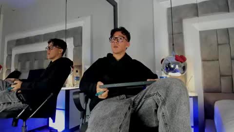 austinreeds online show from March 5, 2026, 12:12 pm