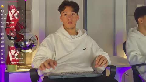 austinreeds online show from March 26, 2026, 12:11 pm