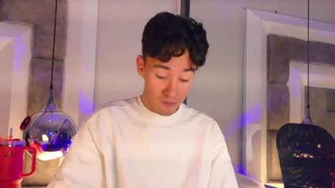 austinreeds online show from April 18, 2026, 1:48 pm