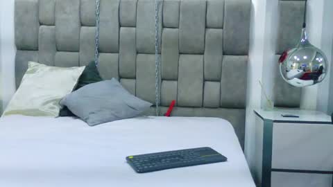 austinreeds online show from April 18, 2026, 7:58 pm