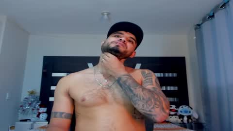 AustinTorres  online show from December 31, 2024, 2:51 am