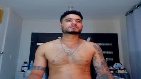 AustinTorres  online show from January 9, 2025, 2:43 am