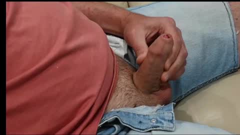 austr0ker online show from January 2, 2025, 8:17 am