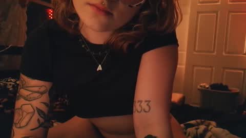 Autie 3 online show from February 11, 2026, 4:06 am