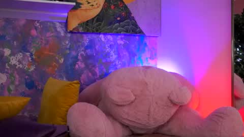 Ava online show from April 28, 2026, 7:52 pm