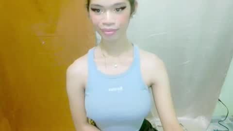 avacadaxcx online show from October 14, 2025, 1:34 pm