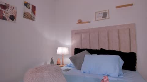 Snapshot of avaline_blanc chatting on January 25, 2025, 3:09 am Avaline Help me reach 100 likes TRANSMISSION EVERY DAY FROM 39 PM online show from January 25, 2025, 3:09 am