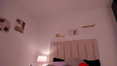 Snapshot of avaline_blanc chatting on February 14, 2025, 3:22 am Avaline Help me reach 100 likes TRANSMISSION EVERY DAY FROM 39 PM online show from February 14, 2025, 3:22 am