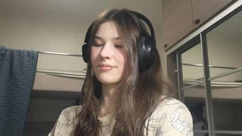 Snapshot of avalutjen chatting on June 3, 2026, 9:09 pm Hope online show from June 3, 2026, 9:09 pm