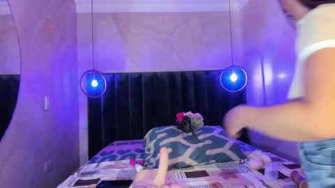 avawhiite online show from March 8, 2026, 4:55 pm