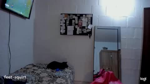 Snapshot of ave_fenix69 chatting on May 21, 2026, 2:51 am Valery -- online show from May 21, 2026, 2:51 am