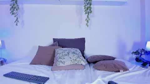 Snapshot of avelia_dh chatting on July 6, 2026, 7:05 pm Avelia online show from July 6, 2026, 7:05 pm