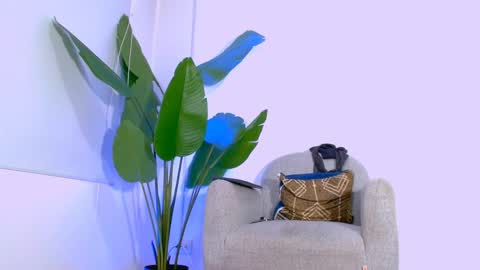 Snapshot of aveline_nuit chatting on June 3, 2026, 7:19 pm Hi im aqua is nice with me online show from June 3, 2026, 7:19 pm
