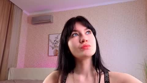 avelorialove online show from February 1, 2026, 10:25 am