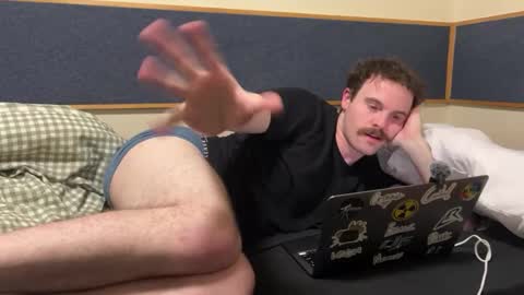 Average Jackson online show from November 21, 2025, 9:13 pm