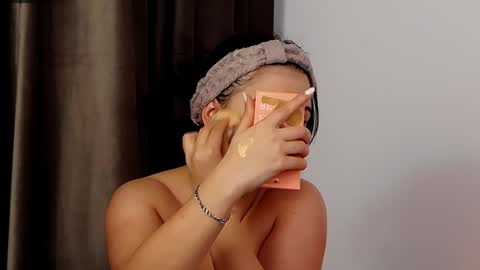 AveryWillow online show from January 15, 2025, 1:09 pm