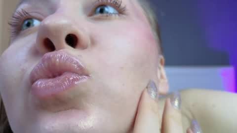 avgustina_love online show from April 11, 2026, 9:57 am