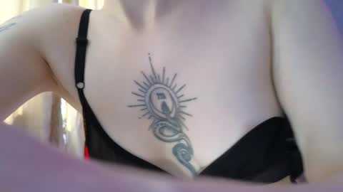 Snapshot of avgustina_love chatting on May 9, 2026, 11:15 am avgustina_love online show from May 9, 2026, 11:15 am