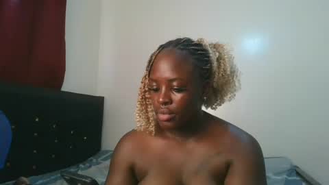 avian_babe1 online show from July 17, 2026, 11:28 am