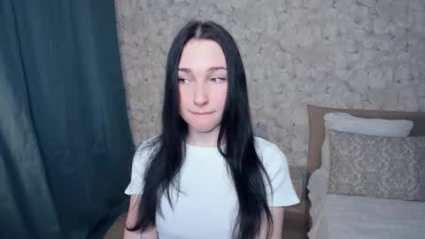 Viole t online show from November 20, 2025, 7:24 pm