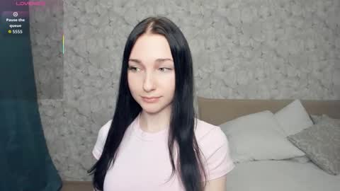 Viole t online show from November 23, 2025, 6:30 pm