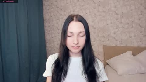 Viole t online show from November 26, 2025, 7:59 pm