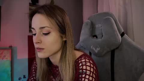 Aviva online show from February 22, 2025, 9:37 pm