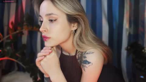 Aviva online show from November 30, 2025, 7:51 pm