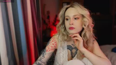 Aviva online show from December 22, 2025, 9:12 pm