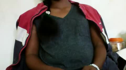 avontsoaldy online show from September 24, 2025, 5:44 am