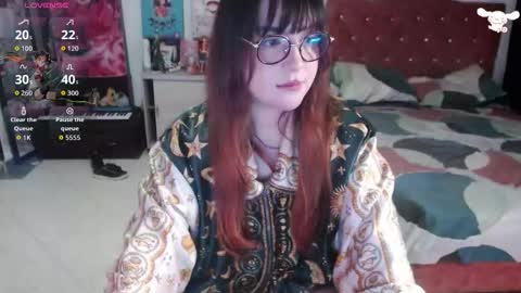 Snapshot of avril2809 chatting on September 23, 2025, 2:47 am Abril online show from September 23, 2025, 2:47 am