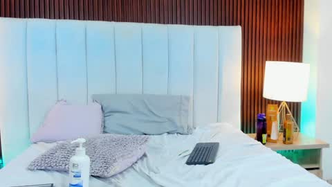 Javier y Lorena online show from January 24, 2025, 6:25 pm