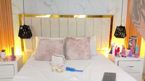 Javier y Lorena online show from December 18, 2025, 1:06 pm