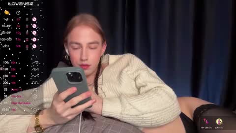 avril_pearly_ online show from January 17, 2025, 10:56 pm