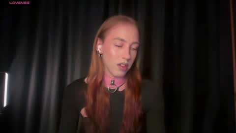 avril_pearly_ online show from July 27, 2026, 10:11 am