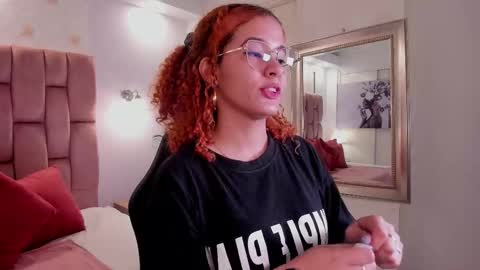 Snapshot of avrilwayne chatting on November 22, 2025, 12:04 pm Avril online show from November 22, 2025, 12:04 pm