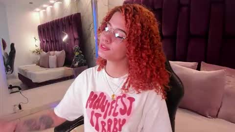 Snapshot of avrilwayne chatting on December 2, 2025, 11:26 am Avril online show from December 2, 2025, 11:26 am