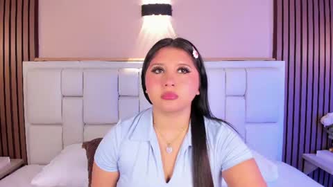 Snapshot of avymilton chatting on July 15, 2026, 11:37 am Avy online show from July 15, 2026, 11:37 am