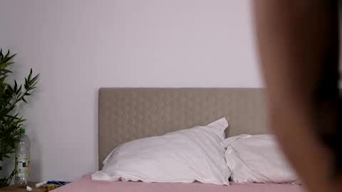 awalynch online show from October 8, 2025, 8:23 am