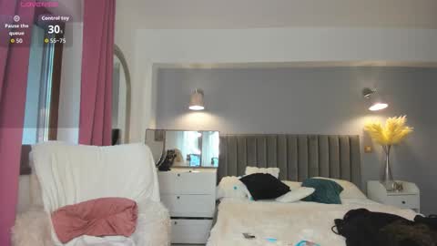 Jolie online show from October 23, 2025, 6:23 am