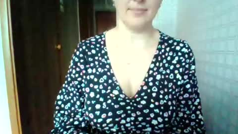 awesomeladyy online show from March 21, 2026, 8:41 am