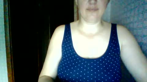Snapshot of awesomeladyy chatting on June 15, 2026, 6:59 am awesomeladyy online show from June 15, 2026, 6:59 am