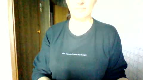 Snapshot of awesomeladyy chatting on June 16, 2026, 8:39 am awesomeladyy online show from June 16, 2026, 8:39 am
