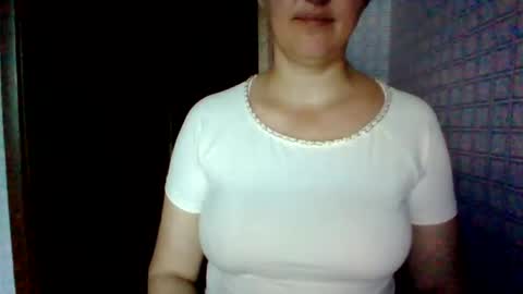 Snapshot of awesomeladyy chatting on June 18, 2026, 6:02 am awesomeladyy online show from June 18, 2026, 6:02 am